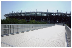 武蔵野の森総合スポーツ施設接続橋
